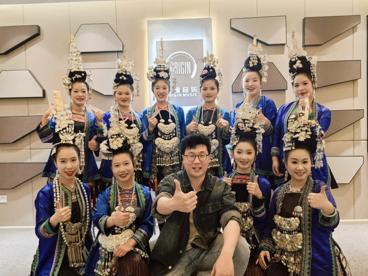侗族大歌為《哪吒之魔童鬧?！放錁蜂浺衄F(xiàn)場合影.png